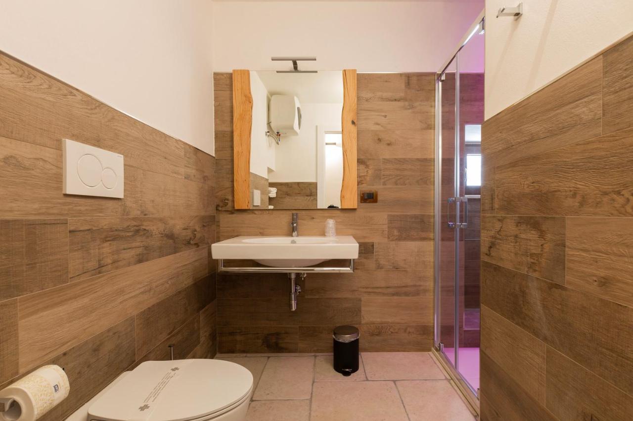 Terrae Rooms Rental เมซานเย ภายนอก รูปภาพ